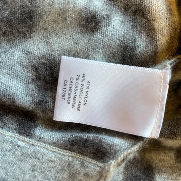 Banana Republic small sweater - Picture 5 of 7